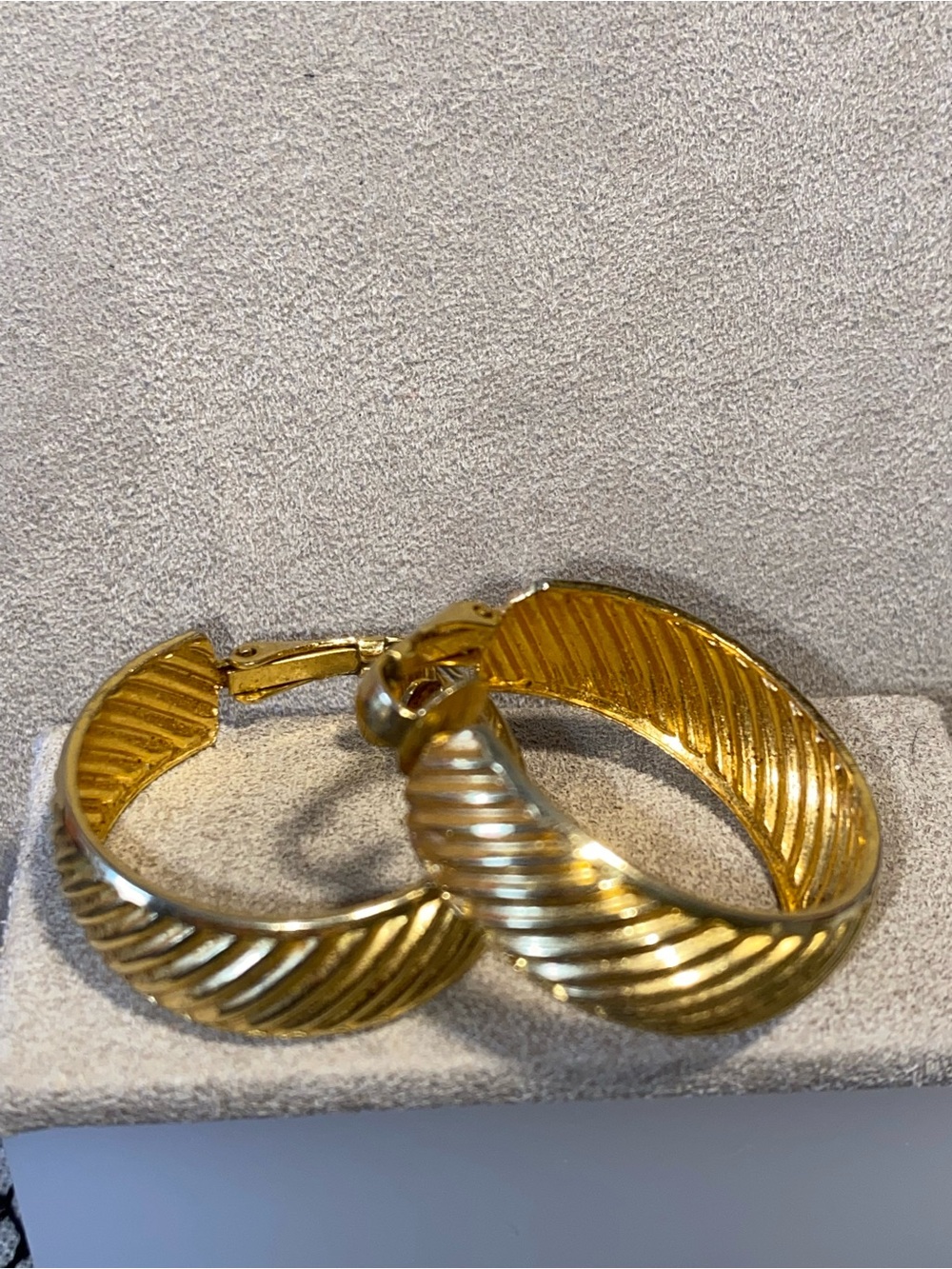 Gold-Tone Women's Hoop Earrings Classic Twisted Design 1980s
